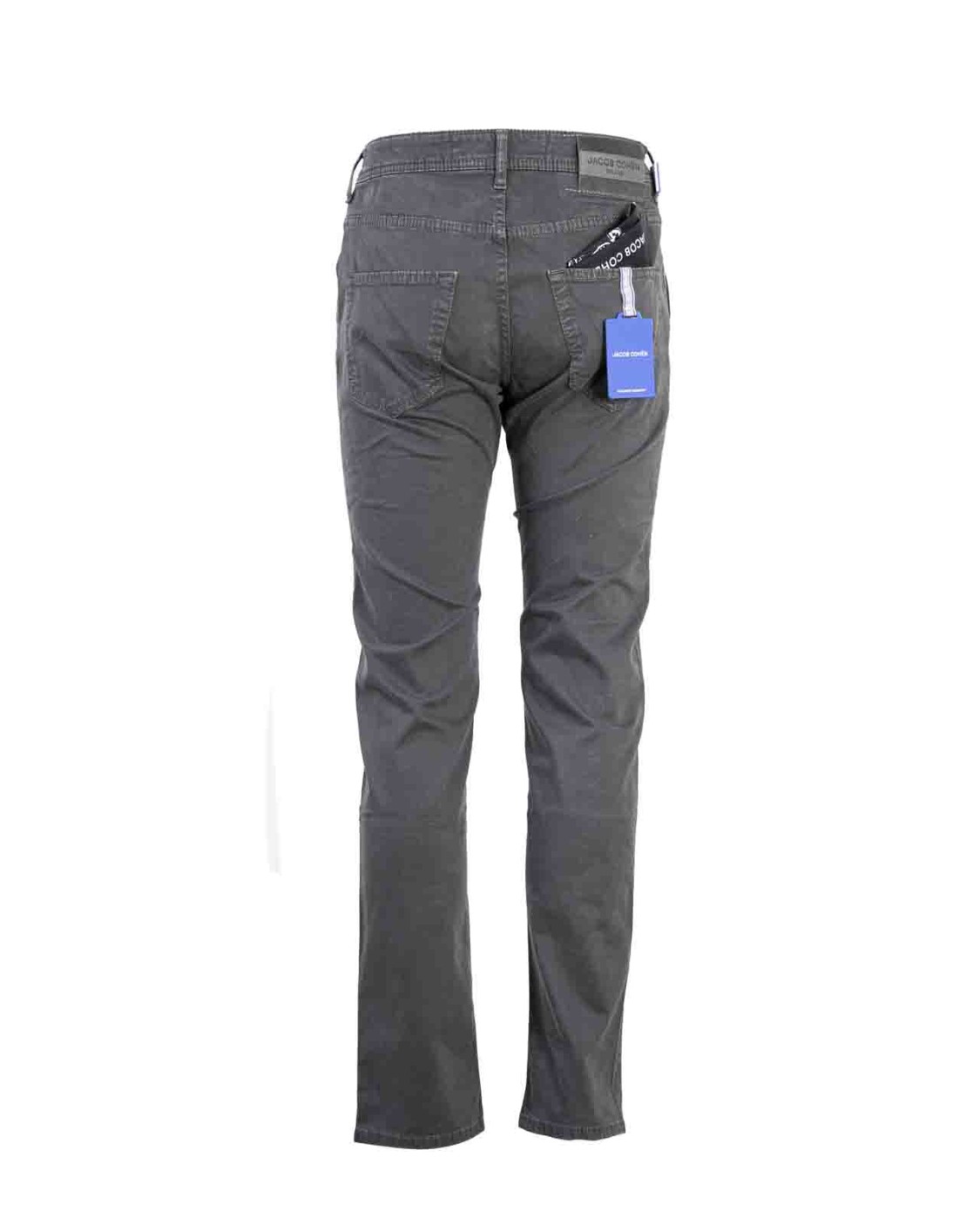 shop JACOB COHEN Saldi Jeans: Jacob Cohen pantaloni Lenny.
Bottoni logati con verniciatura.
Vita regolare.
Salpa in cavallino con logo in similpelle ricamato.
Patta interna ricamata con nome del pantalone e citazione del fondatore.
Chiusura con bottoni.
Include foulard con stampa di collezione.
Profumati con l'esclusiva fragranza Jacob Cohën
Capo continuativo.
Composizione: 60% Cotone 38% Lyocell 2% Elastan.
Fabbricato in Italia.. UQE28 36 S3903LENNY-C35 number 3503165